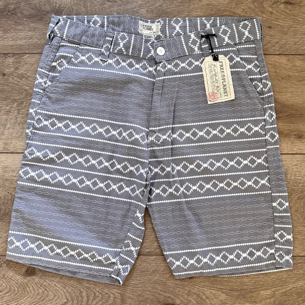 New Boho Men's Gray White Geometric Casual Shorts Size 36 Travel‎ Western Casual